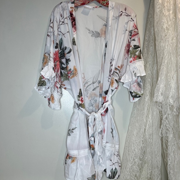 Anthropologie Plum Pretty Sugar Vista Flutter Bridal Robe Kimono  Floral XS/S - Picture 9 of 9